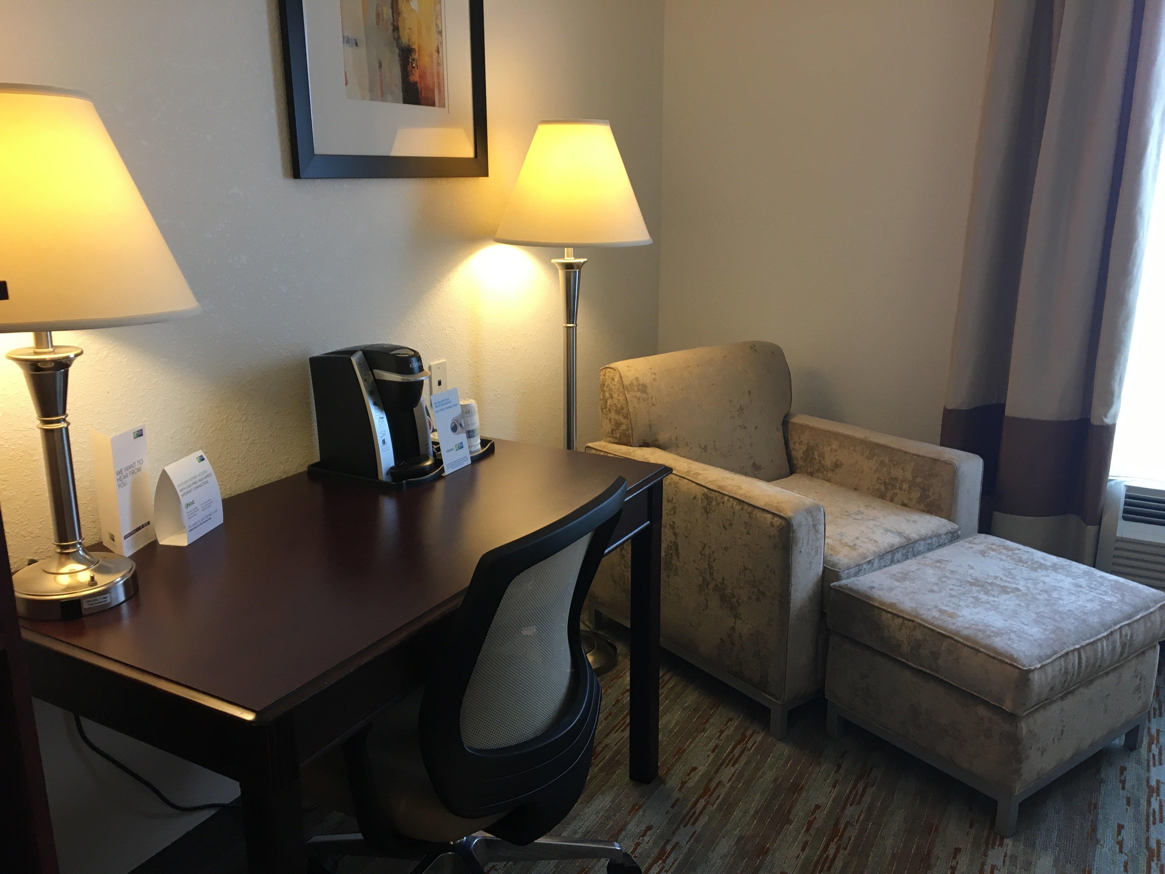 Holiday Inn Express West Jefferson By Ihg Bagian luar foto