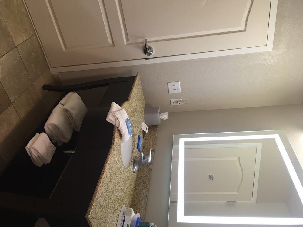 Holiday Inn Express West Jefferson By Ihg Bagian luar foto
