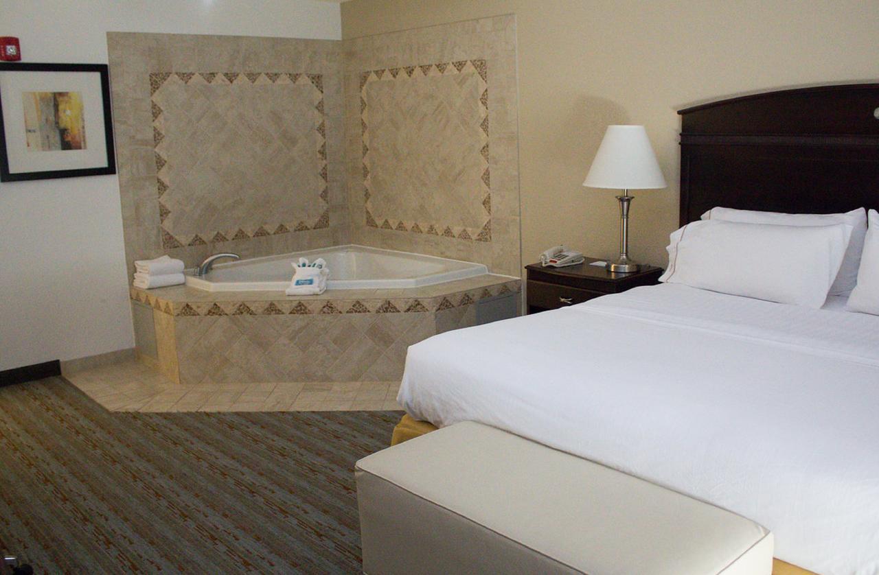 Holiday Inn Express West Jefferson By Ihg Bagian luar foto