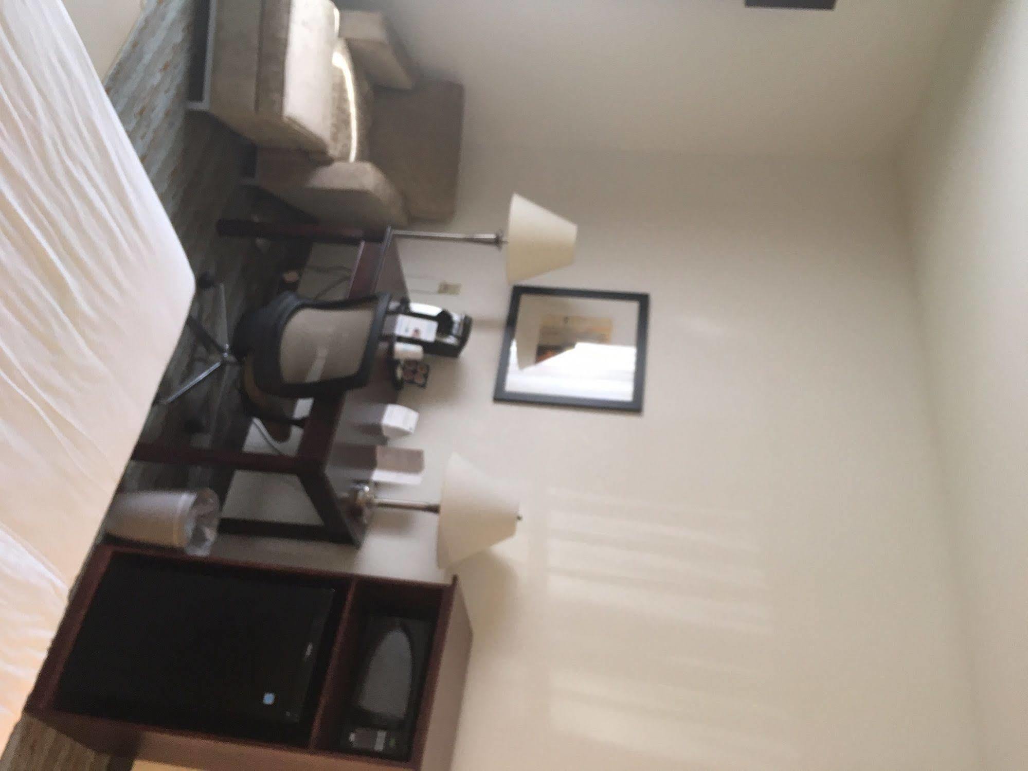 Holiday Inn Express West Jefferson By Ihg Bagian luar foto
