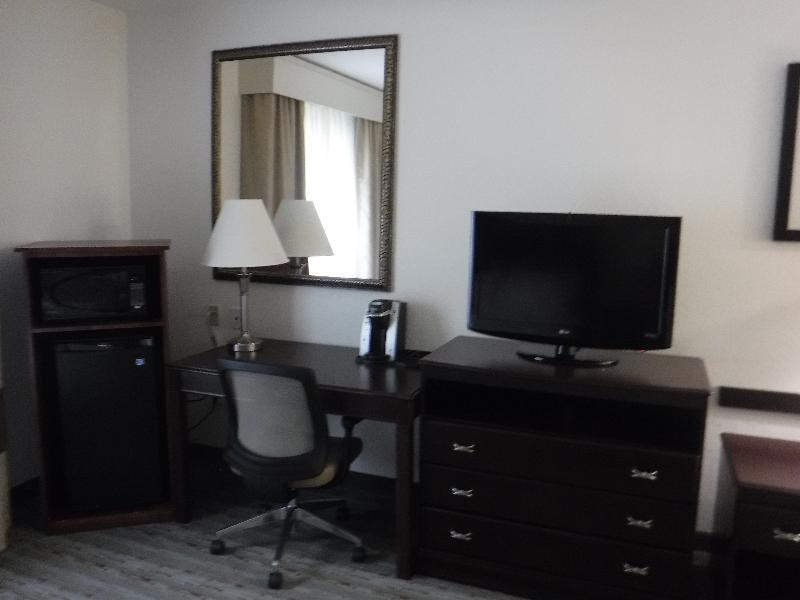 Holiday Inn Express West Jefferson By Ihg Bagian luar foto